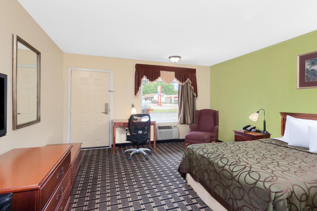 Travelodge By Wyndham Jackson I-40 Exit 82 Esterno foto